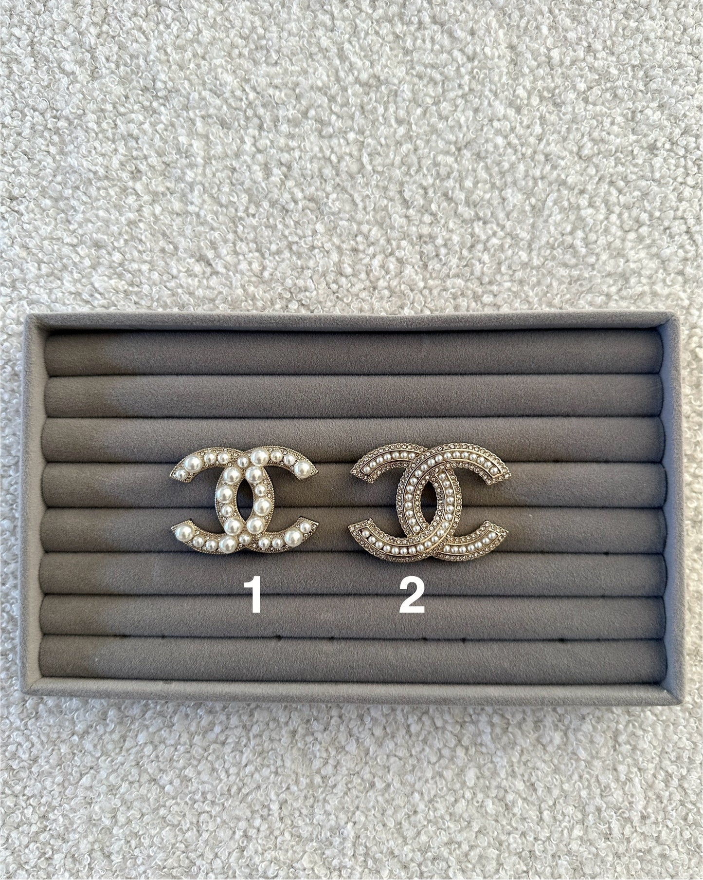 BROCHES